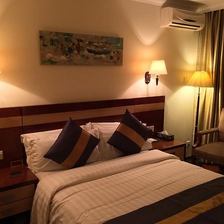 G.S Plaza Hotel Accra Buitenkant foto